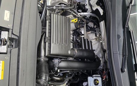 Volkswagen Tiguan II, 2021 год, 3 400 000 рублей, 21 фотография