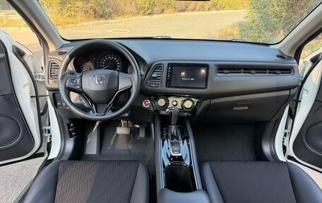 Honda Vezel, 2022 год, 1 515 000 рублей, 10 фотография