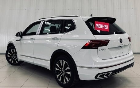 Volkswagen Tiguan II, 2023 год, 4 800 000 рублей, 2 фотография