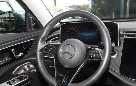 Mercedes-Benz E-Класс, 2025 год, 6 750 000 рублей, 8 фотография