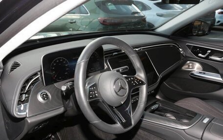 Mercedes-Benz E-Класс, 2025 год, 6 750 000 рублей, 7 фотография