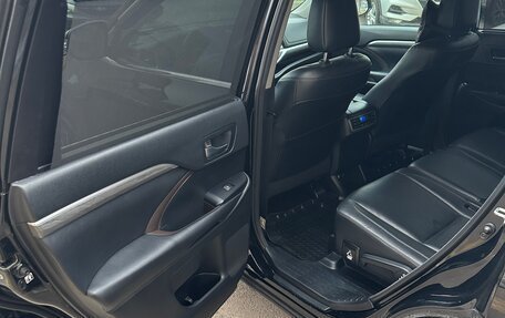 Toyota Highlander III, 2018 год, 3 700 000 рублей, 6 фотография