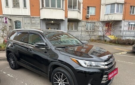 Toyota Highlander III, 2018 год, 3 700 000 рублей, 4 фотография