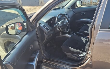 Mitsubishi Outlander III рестайлинг 3, 2011 год, 1 200 000 рублей, 5 фотография