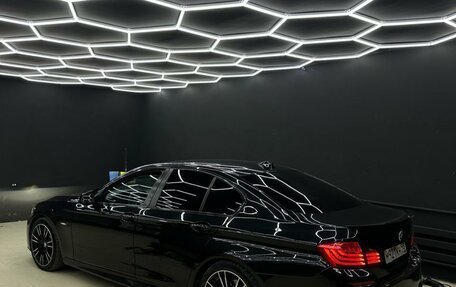 BMW 5 серия, 2011 год, 1 950 000 рублей, 3 фотография