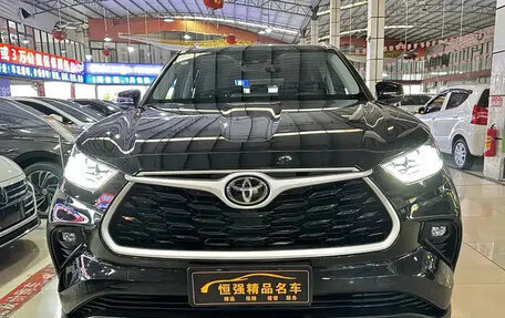 Toyota Highlander, 2022 год, 4 340 000 рублей, 3 фотография