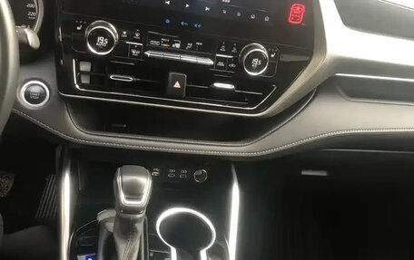 Toyota Highlander, 2022 год, 4 340 000 рублей, 9 фотография