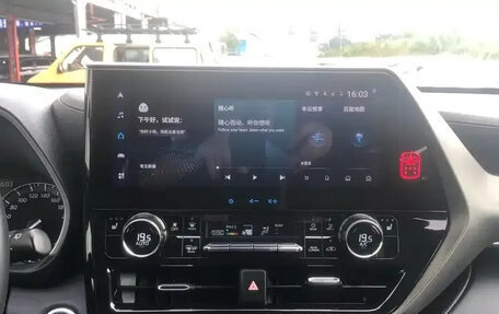 Toyota Highlander, 2022 год, 4 340 000 рублей, 18 фотография