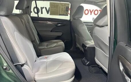 Toyota Highlander, 2022 год, 6 100 000 рублей, 11 фотография