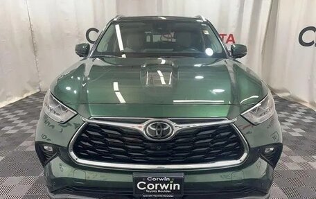 Toyota Highlander, 2022 год, 6 100 000 рублей, 6 фотография