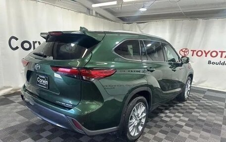 Toyota Highlander, 2022 год, 6 100 000 рублей, 5 фотография