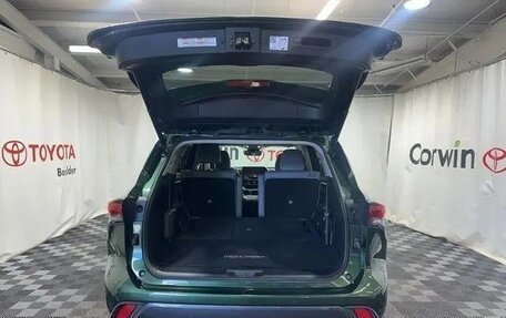 Toyota Highlander, 2022 год, 6 100 000 рублей, 13 фотография