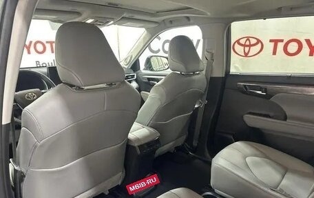 Toyota Highlander, 2022 год, 6 100 000 рублей, 17 фотография