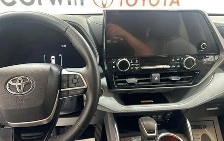 Toyota Highlander, 2022 год, 6 100 000 рублей, 23 фотография