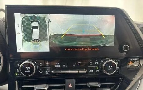 Toyota Highlander, 2022 год, 6 100 000 рублей, 28 фотография