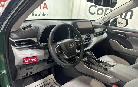 Toyota Highlander, 2022 год, 6 100 000 рублей, 21 фотография