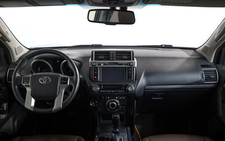 Toyota Land Cruiser Prado 150 рестайлинг 2, 2016 год, 3 299 000 рублей, 9 фотография