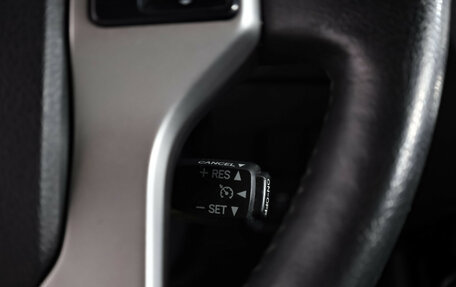 Toyota Land Cruiser Prado 150 рестайлинг 2, 2016 год, 3 299 000 рублей, 11 фотография