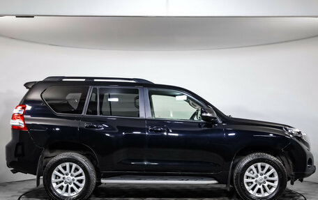 Toyota Land Cruiser Prado 150 рестайлинг 2, 2016 год, 3 299 000 рублей, 4 фотография