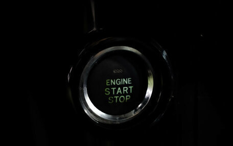 Toyota Land Cruiser Prado 150 рестайлинг 2, 2016 год, 3 299 000 рублей, 15 фотография