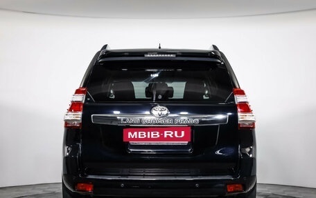 Toyota Land Cruiser Prado 150 рестайлинг 2, 2016 год, 3 299 000 рублей, 6 фотография