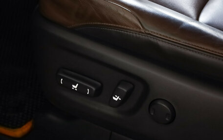 Toyota Land Cruiser Prado 150 рестайлинг 2, 2016 год, 3 299 000 рублей, 22 фотография