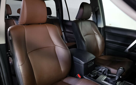 Toyota Land Cruiser Prado 150 рестайлинг 2, 2016 год, 3 299 000 рублей, 23 фотография