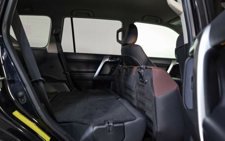 Toyota Land Cruiser Prado 150 рестайлинг 2, 2016 год, 3 299 000 рублей, 28 фотография