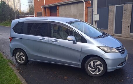 Honda Freed I, 2010 год, 830 000 рублей, 2 фотография