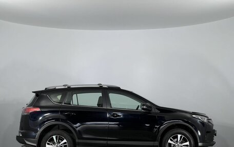 Toyota RAV4, 2018 год, 2 460 000 рублей, 4 фотография
