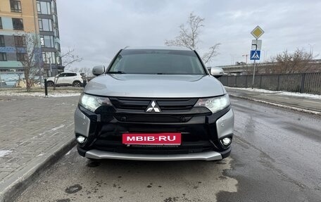 Mitsubishi Outlander III рестайлинг 3, 2018 год, 2 500 000 рублей, 1 фотография
