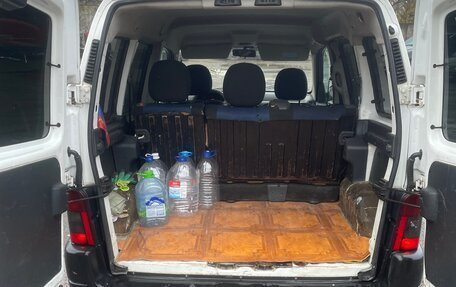 Peugeot Partner II рестайлинг 2, 2005 год, 330 000 рублей, 8 фотография