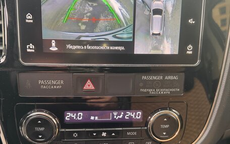 Mitsubishi Outlander III рестайлинг 3, 2018 год, 2 500 000 рублей, 20 фотография