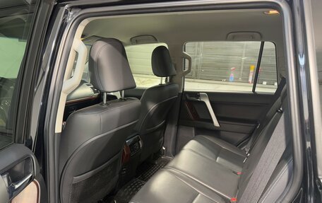 Toyota Land Cruiser Prado 150 рестайлинг 2, 2016 год, 4 899 800 рублей, 6 фотография