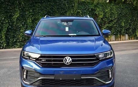 Volkswagen T-Roc I, 2021 год, 1 280 005 рублей, 2 фотография