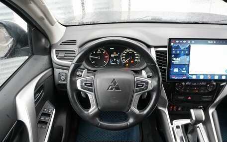 Mitsubishi Pajero Sport III рестайлинг, 2019 год, 2 950 000 рублей, 6 фотография