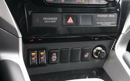 Mitsubishi Pajero Sport III рестайлинг, 2019 год, 2 950 000 рублей, 11 фотография