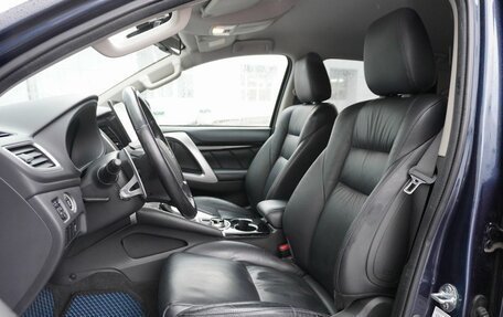 Mitsubishi Pajero Sport III рестайлинг, 2019 год, 2 950 000 рублей, 14 фотография