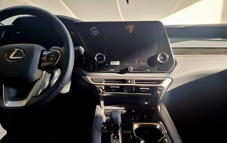 Lexus RX IV рестайлинг, 2025 год, 7 350 000 рублей, 20 фотография