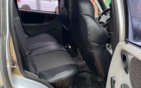 Chevrolet Niva I рестайлинг, 2005 год, 390 000 рублей, 21 фотография