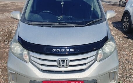 Honda Freed I, 2012 год, 1 200 000 рублей, 2 фотография