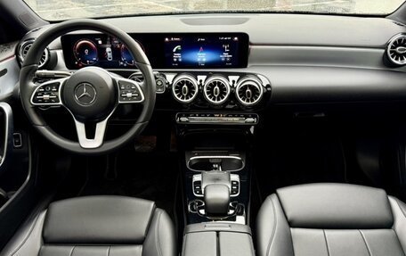 Mercedes-Benz A-Класс, 2022 год, 2 440 000 рублей, 9 фотография