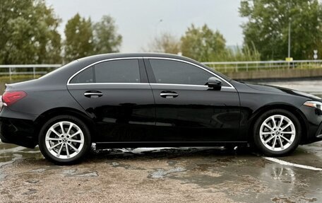 Mercedes-Benz A-Класс, 2022 год, 2 440 000 рублей, 6 фотография