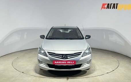 Hyundai Solaris II рестайлинг, 2015 год, 990 000 рублей, 2 фотография