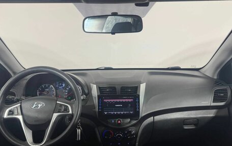 Hyundai Solaris II рестайлинг, 2015 год, 990 000 рублей, 13 фотография