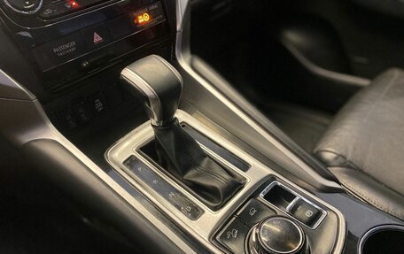 Mitsubishi Pajero Sport III рестайлинг, 2019 год, 2 800 000 рублей, 11 фотография