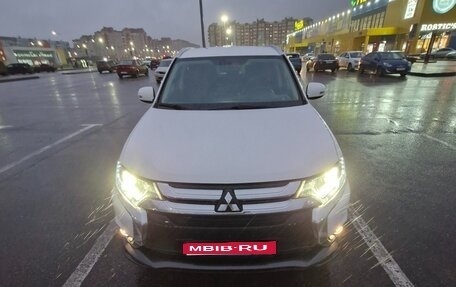 Mitsubishi Outlander III рестайлинг 3, 2017 год, 2 100 000 рублей, 1 фотография