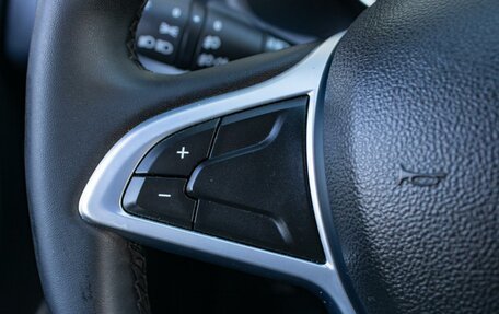 Renault Logan II, 2019 год, 1 349 000 рублей, 17 фотография