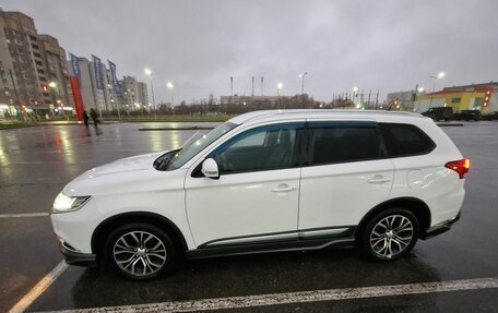 Mitsubishi Outlander III рестайлинг 3, 2017 год, 2 100 000 рублей, 3 фотография