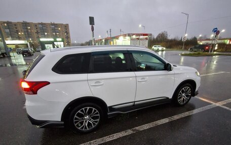 Mitsubishi Outlander III рестайлинг 3, 2017 год, 2 100 000 рублей, 7 фотография